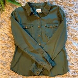 Forever 21 olive green long sleeve shirt with snaps